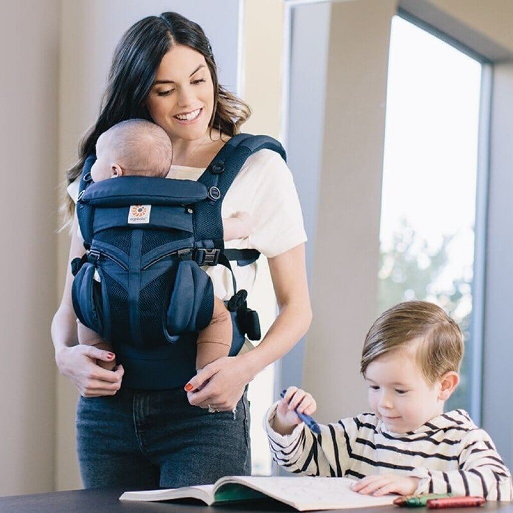 Porte-bebe-BreathBabyBag-Bleu-Marine-confort