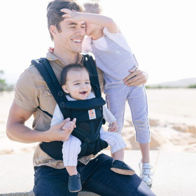 Porte-bebe-BreathBabyBag-Noir-confort